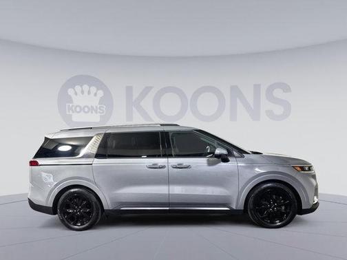 Ceramic Silver 2024 Kia Carnival SX Prestige