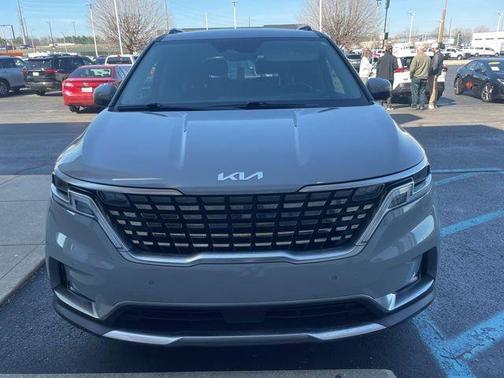 Ceramic Silver 2024 Kia Carnival SX Prestige