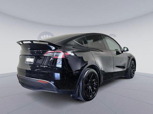 2024 Tesla Model Y Long Range Dual Motor All-Wheel Drive