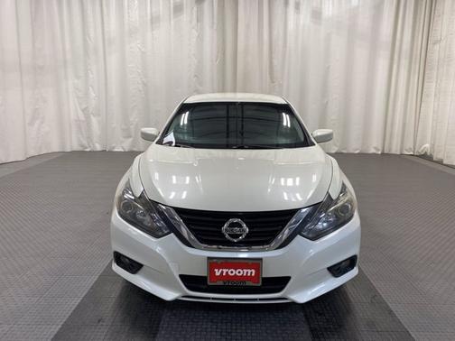 Photo 4 of 18 of 2016 Nissan Altima 2.5 SR