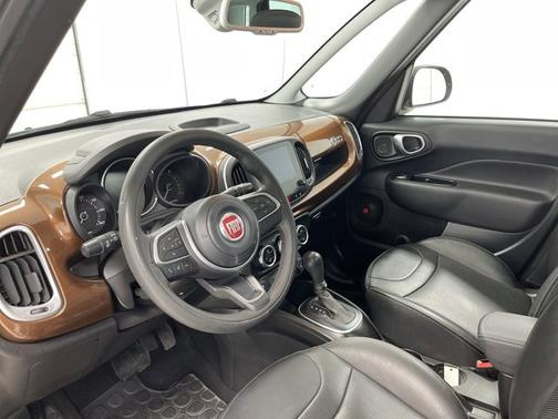 Photo 2 of 19 of 2019 FIAT 500L Trekking