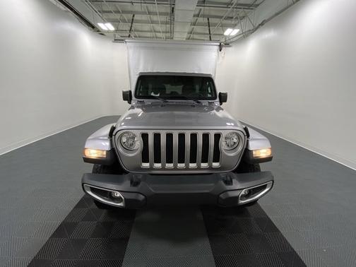Photo 4 of 18 of 2018 Jeep Wrangler Unlimited Sahara