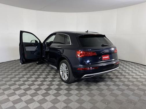 Photo 4 of 20 of 2019 Audi Q5 Premium Plus