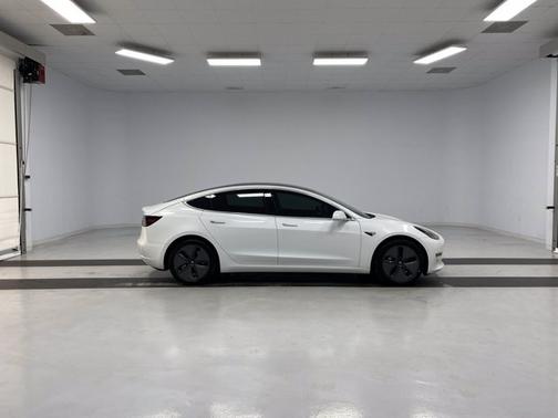 Photo 5 of 19 of 2019 Tesla Model 3 Long Range