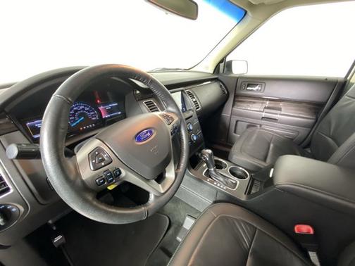 Photo 2 of 19 of 2018 Ford Flex SEL