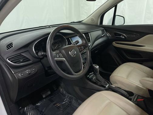Photo 2 of 18 of 2018 Buick Encore Essence