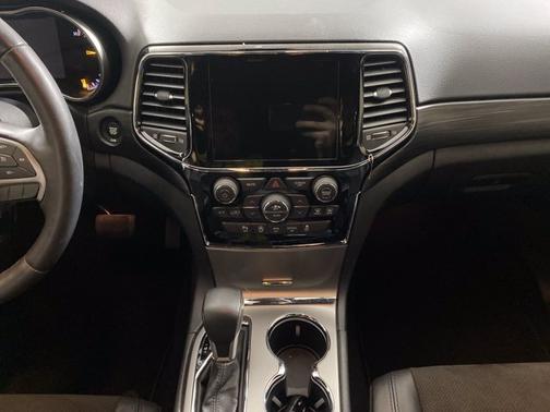 2020 Jeep Grand Cherokee Altitude for sale in Houston, TX - image 13