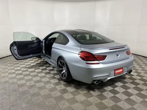 Photo 3 of 17 of 2016 BMW M6 Base