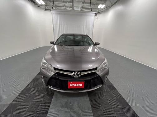 Photo 4 of 19 of 2017 Toyota Camry SE