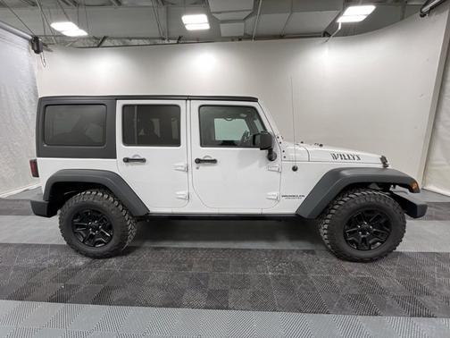 Photo 5 of 17 of 2017 Jeep Wrangler Unlimited Willys Wheeler