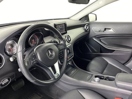 Photo 2 of 18 of 2015 Mercedes-Benz GLA-Class GLA 250