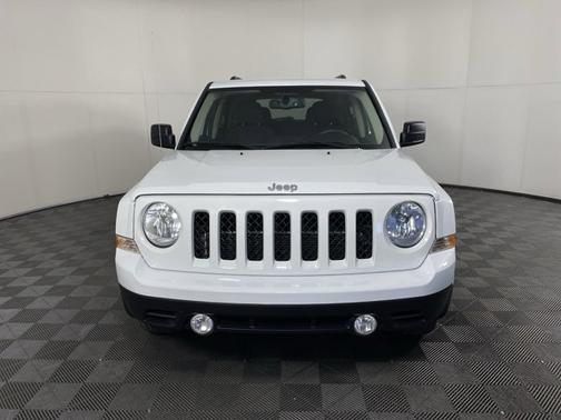 Photo 4 of 17 of 2016 Jeep Patriot Sport
