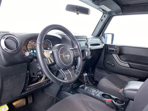 Photo 2 of 17 of 2015 Jeep Wrangler Unlimited Sport