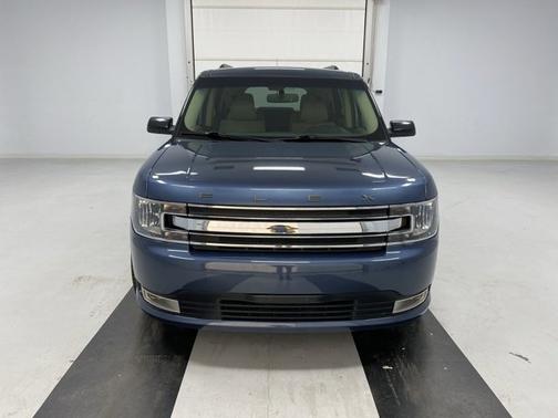 Photo 4 of 19 of 2018 Ford Flex SEL
