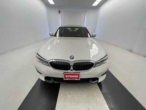 Photo 4 of 19 of 2020 BMW 330 i