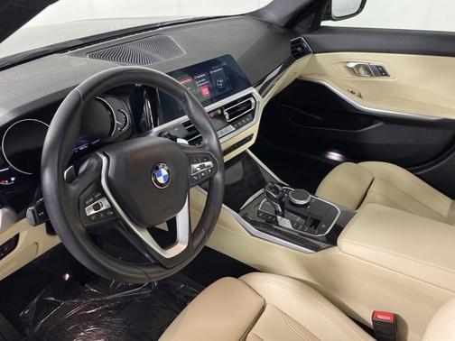 Photo 2 of 19 of 2020 BMW 330 i