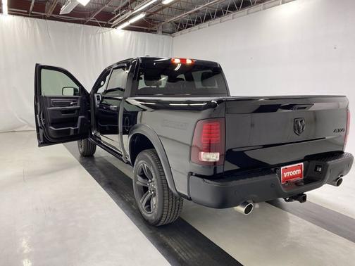 Photo 3 of 19 of 2021 RAM 1500 Classic Warlock