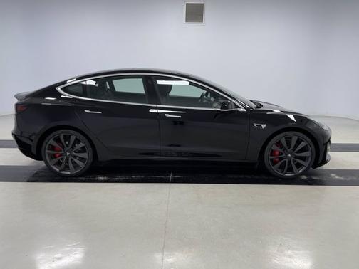 Photo 5 of 18 of 2020 Tesla Model 3 Performance