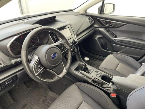 Photo 2 of 19 of 2019 Subaru Crosstrek 2.0i Premium