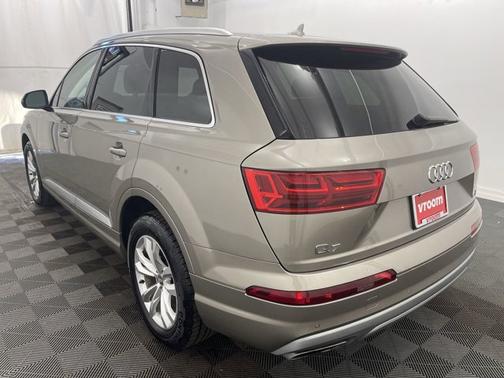 Photo 3 of 19 of 2017 Audi Q7 3.0T Premium Plus