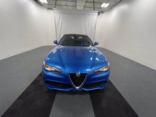 Photo 4 of 19 of 2018 Alfa Romeo Giulia Ti Sport