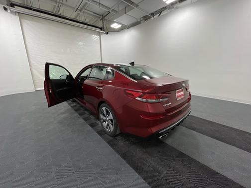 Photo 3 of 19 of 2019 Kia Optima S