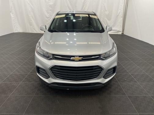 Photo 4 of 18 of 2017 Chevrolet Trax LS