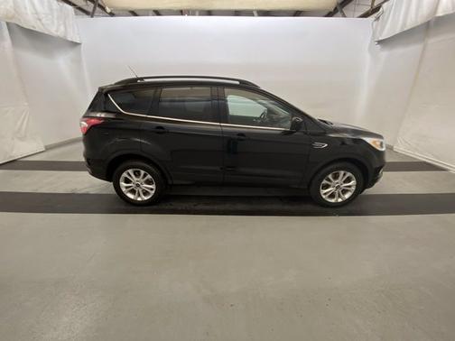 Photo 5 of 18 of 2018 Ford Escape SEL