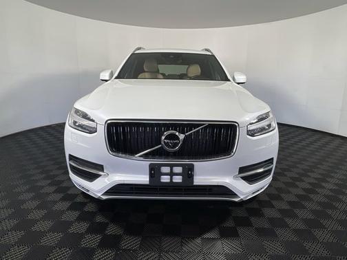 Photo 4 of 20 of 2017 Volvo XC90 T6 Momentum