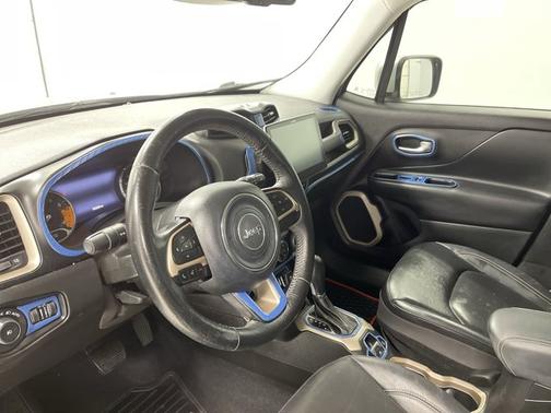 Photo 2 of 18 of 2015 Jeep Renegade Limited