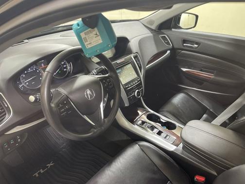 Photo 2 of 19 of 2015 Acura TLX V6 Advance