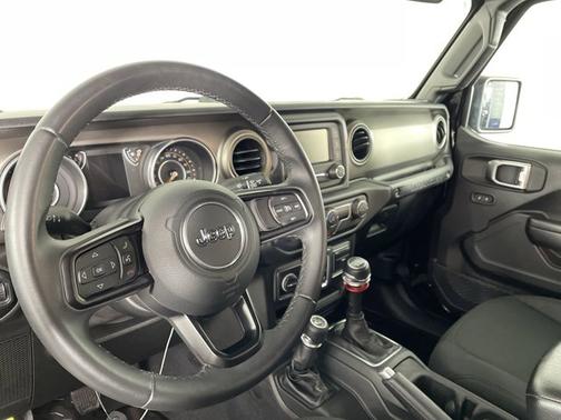 Photo 2 of 16 of 2018 Jeep Wrangler Sport