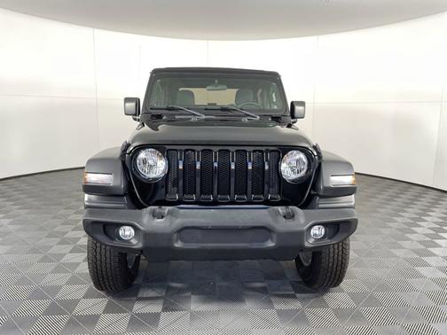 Photo 4 of 16 of 2018 Jeep Wrangler Sport