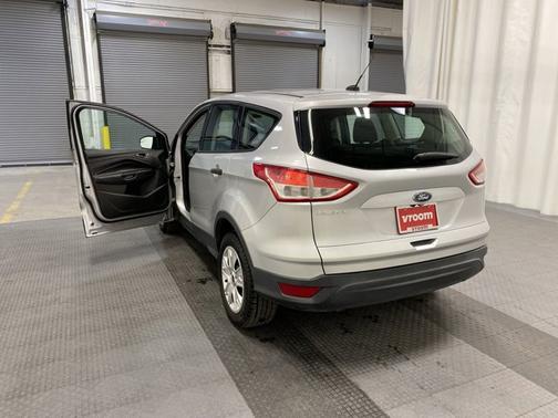 Photo 3 of 18 of 2015 Ford Escape S