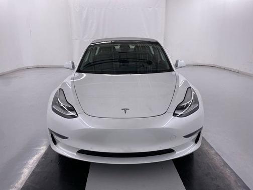 Photo 4 of 19 of 2020 Tesla Model 3 Standard Range Plus