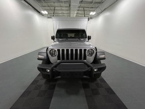 Photo 4 of 18 of 2018 Jeep Wrangler Unlimited Sport