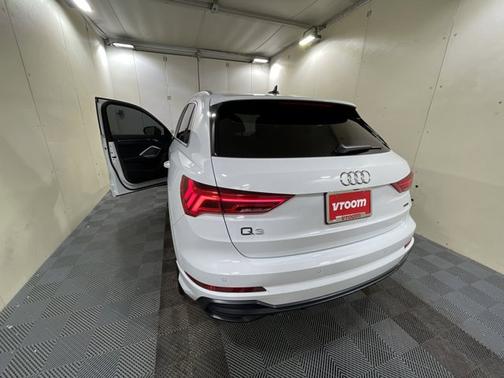 Photo 3 of 19 of 2019 Audi Q3 2.0T Premium Plus