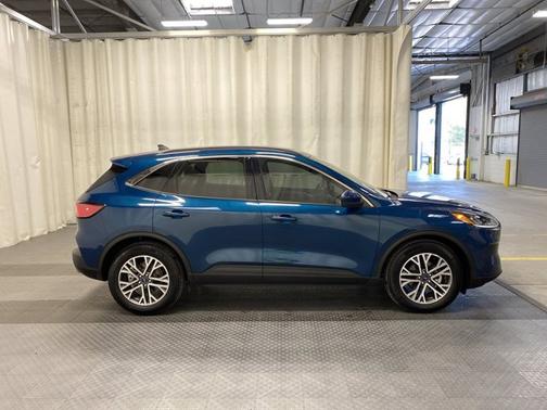 Photo 5 of 18 of 2020 Ford Escape SEL