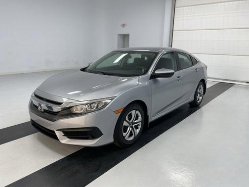 Photo 2 of 19 of 2018 Honda Civic LX