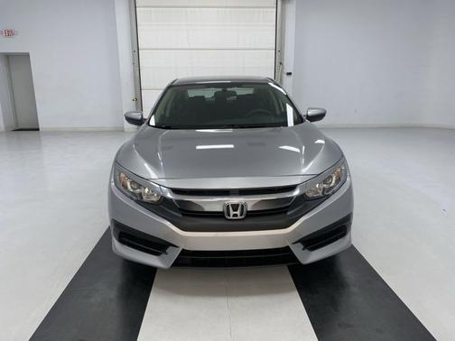 Photo 5 of 19 of 2018 Honda Civic LX