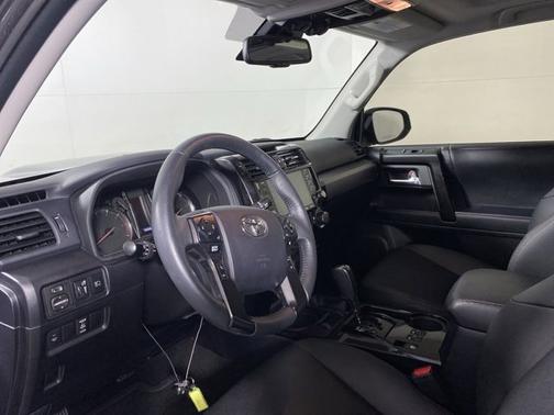 Photo 2 of 19 of 2021 Toyota 4Runner TRD Off Road Premium