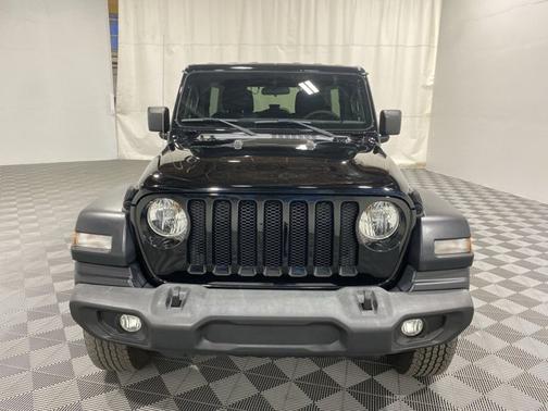Photo 4 of 19 of 2019 Jeep Wrangler Unlimited Sport S