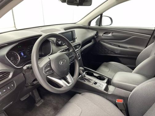 Photo 2 of 18 of 2020 Hyundai Santa Fe SE 2.4