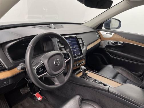 Photo 2 of 20 of 2018 Volvo XC90 T6 Inscription
