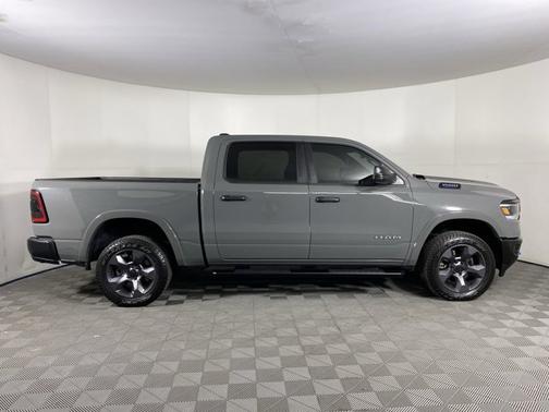 Photo 5 of 18 of 2020 RAM 1500 Big Horn