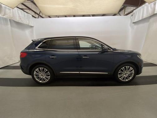 Photo 5 of 19 of 2017 Lincoln MKX Reserve