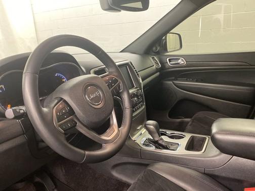 2018 Jeep Grand Cherokee Altitude for sale in Sheboygan, WI - image 2