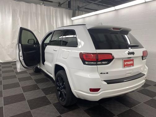 2018 Jeep Grand Cherokee Altitude for sale in Sheboygan, WI - image 3