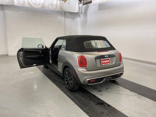 Photo 3 of 17 of 2018 MINI Convertible Cooper S
