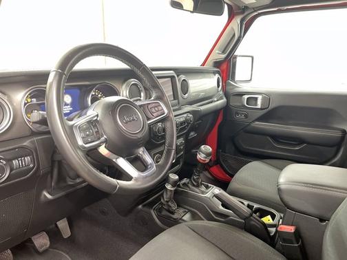 Photo 2 of 18 of 2020 Jeep Gladiator Overland
